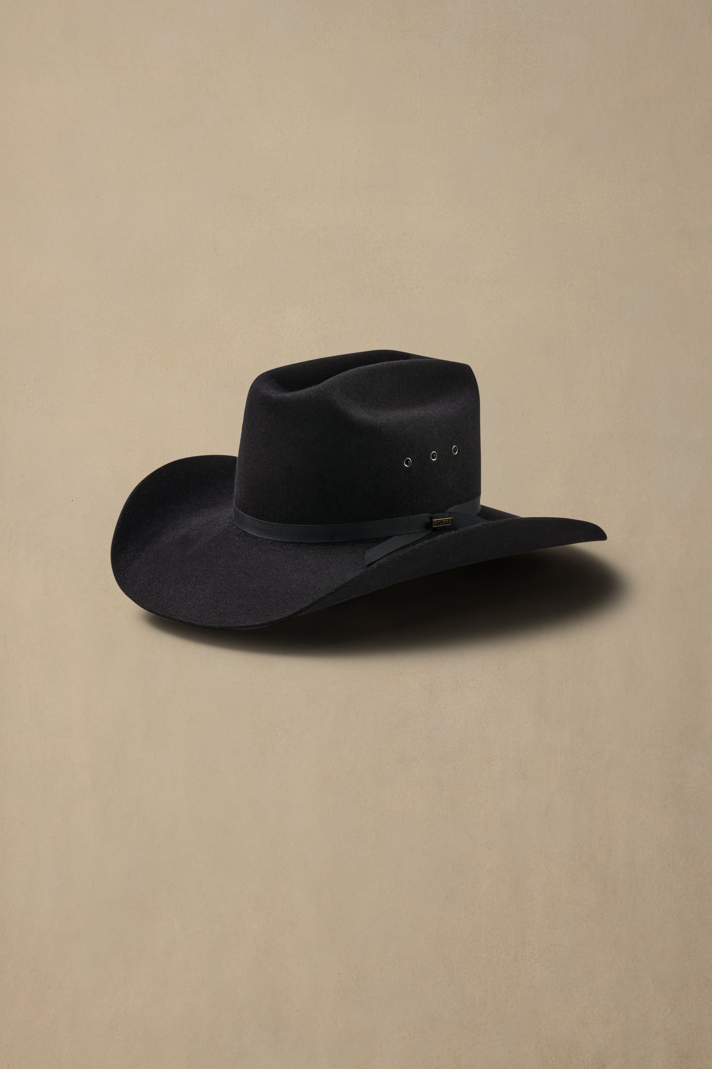 The Outback Club Black