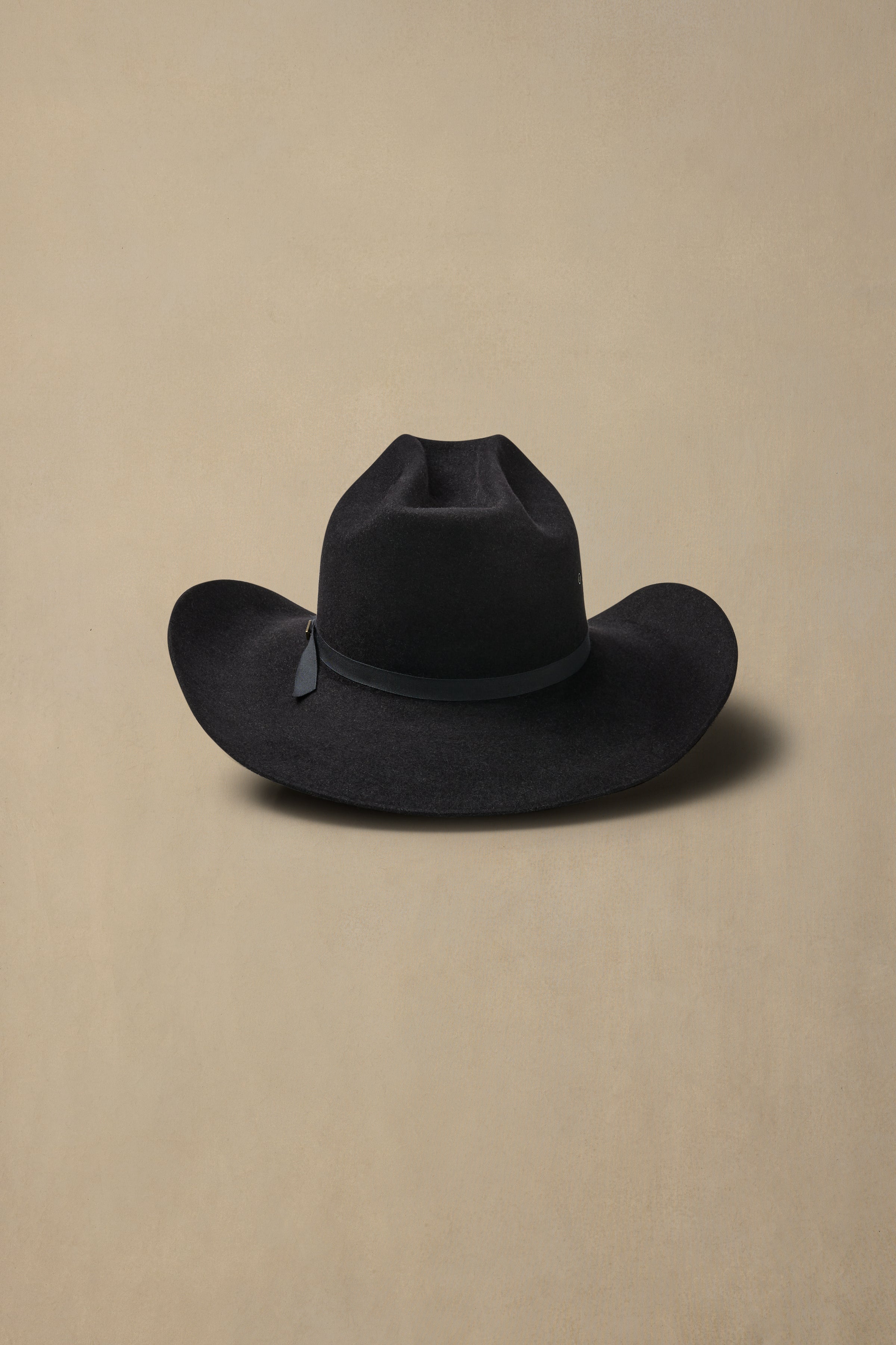 The Outback Club Black