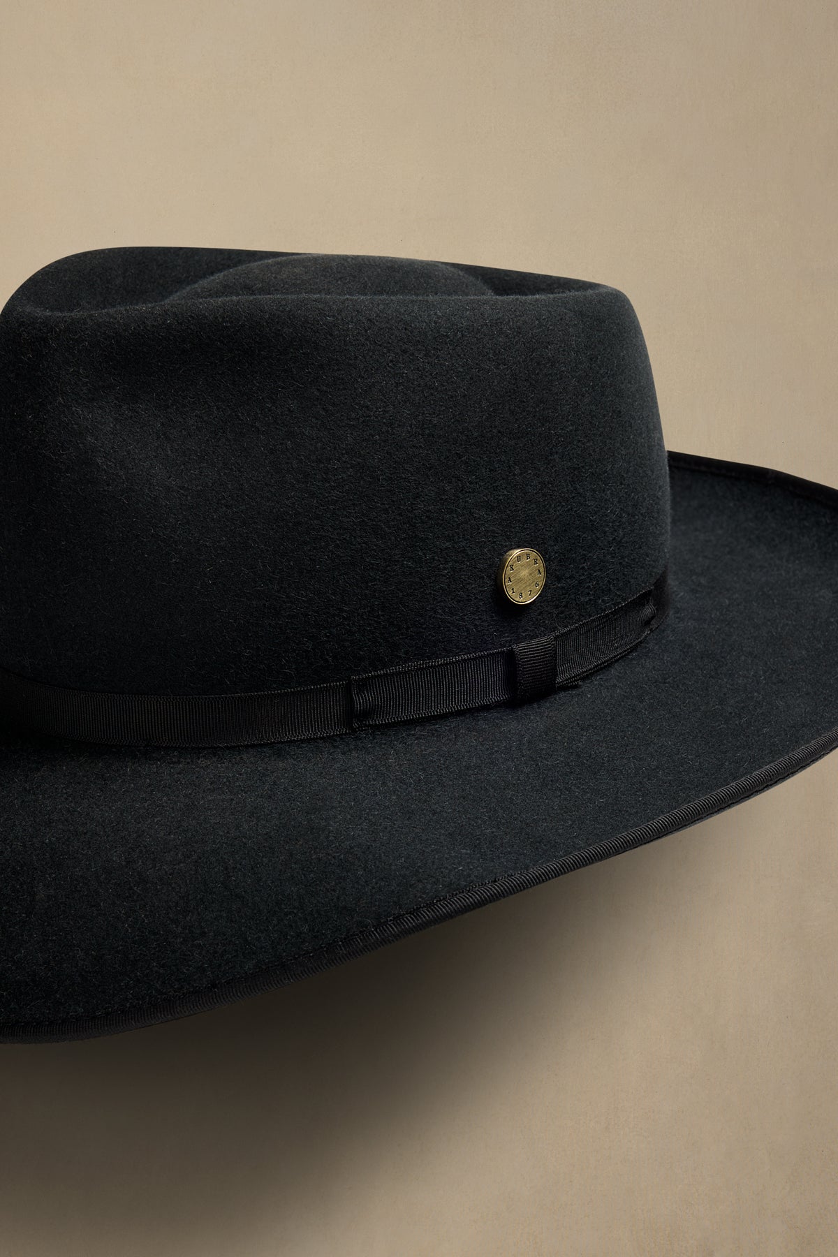 The Slim Dusty Graphite