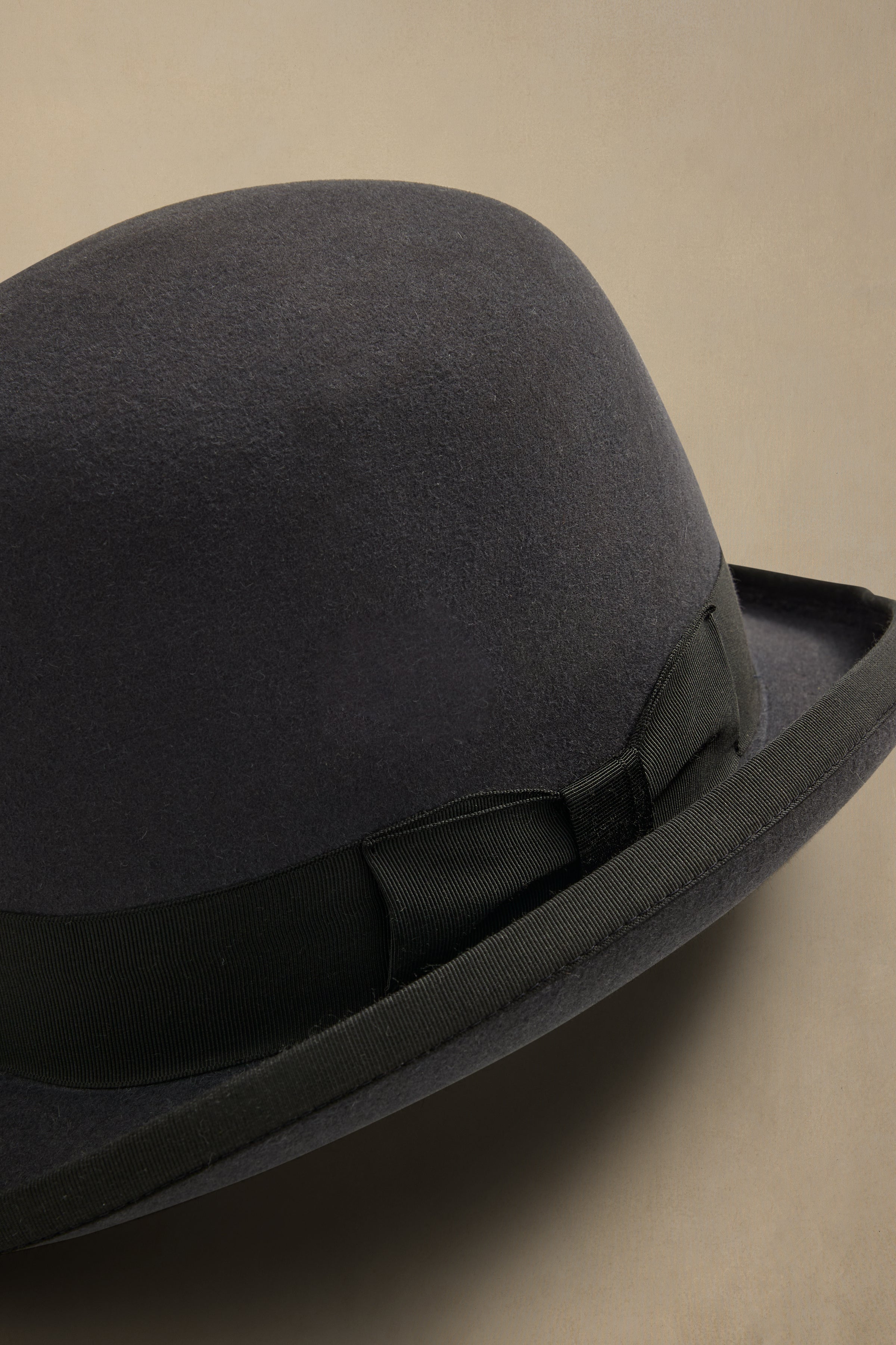 Homburg - Carbon Grey