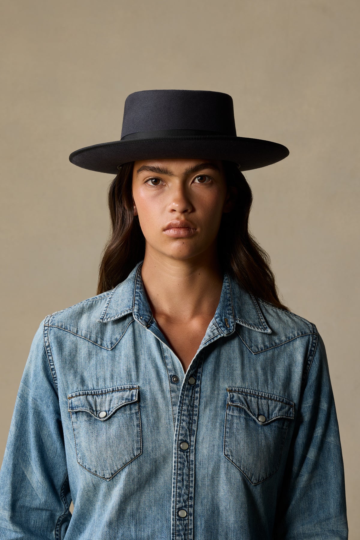 Squatter Carbon Grey