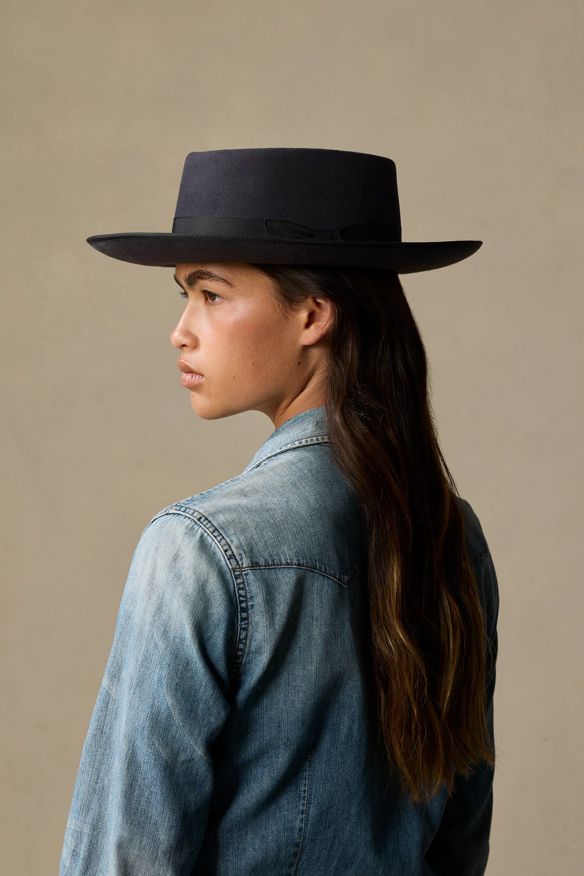 Squatter Carbon Grey