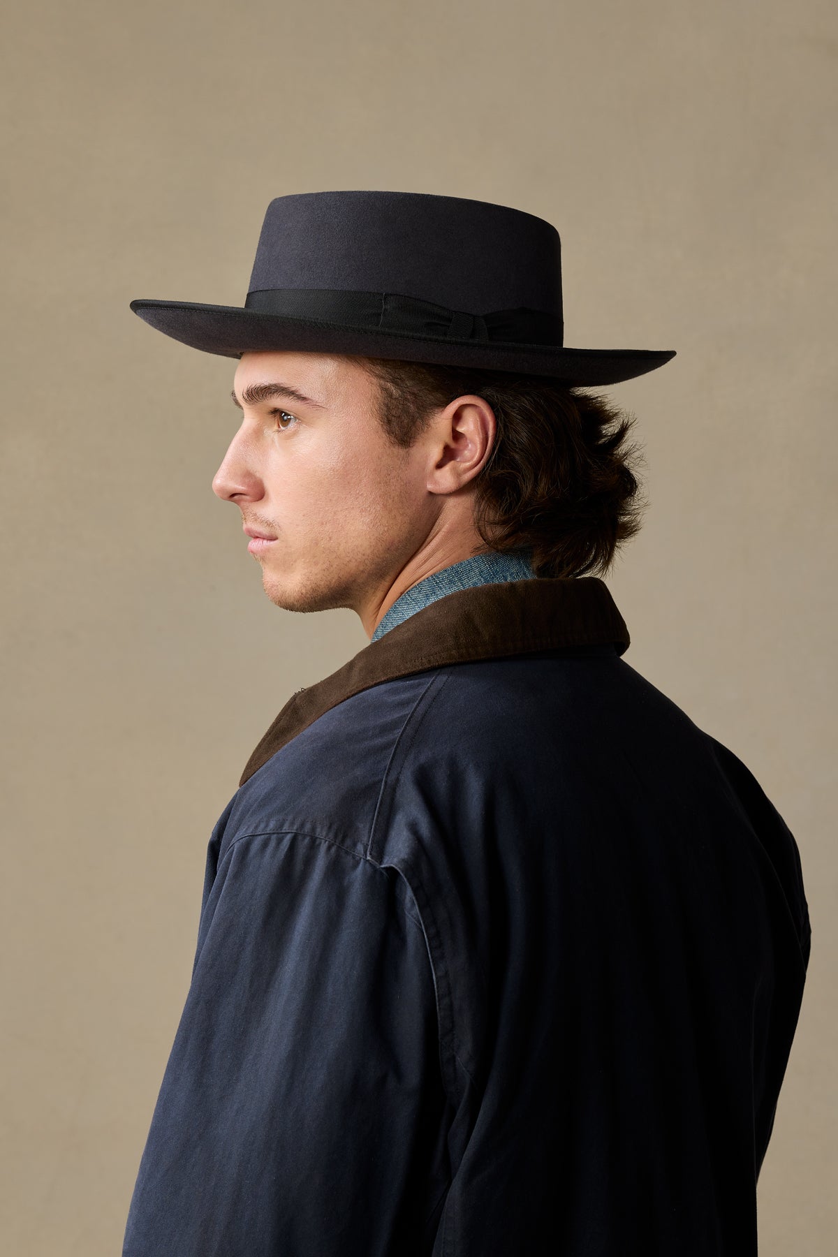 Squatter Carbon Grey