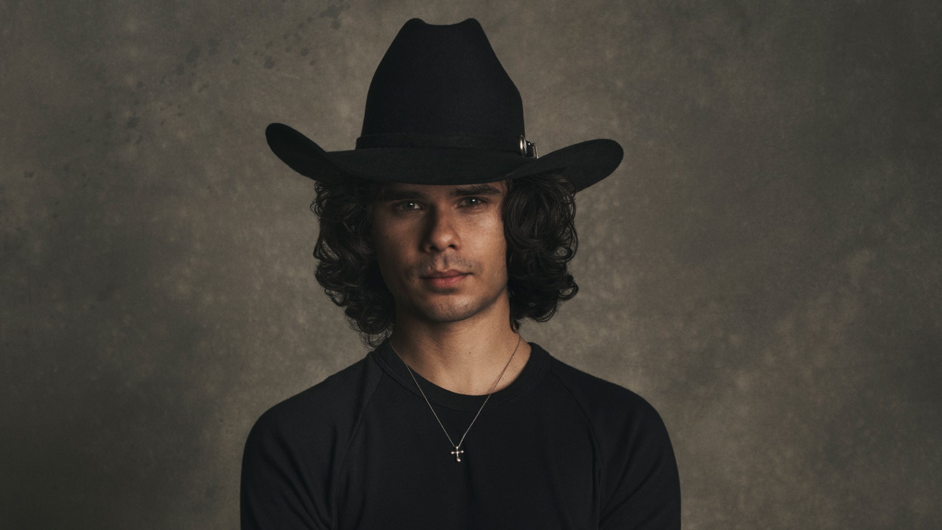 Budjerah wearing an Akubra Big Sky in Black