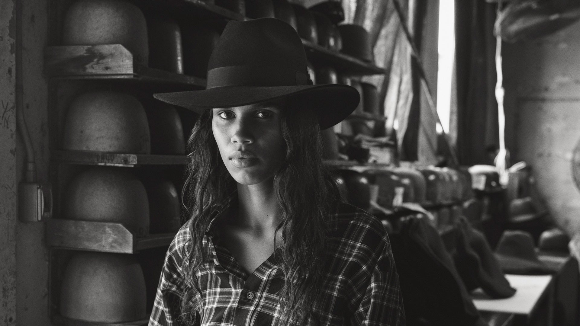 Tatyana Perry in the Akubra Smoky Cape in Bitter Chocolate